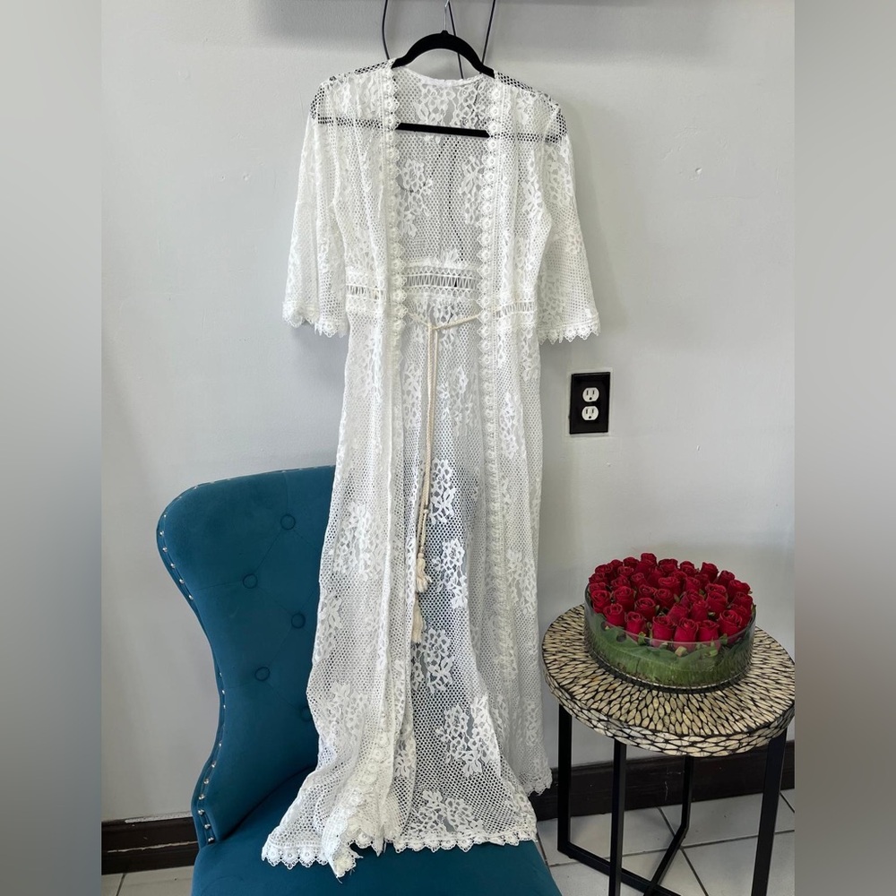 Elegant White Lace Cover-Up - Picture 1 of 3